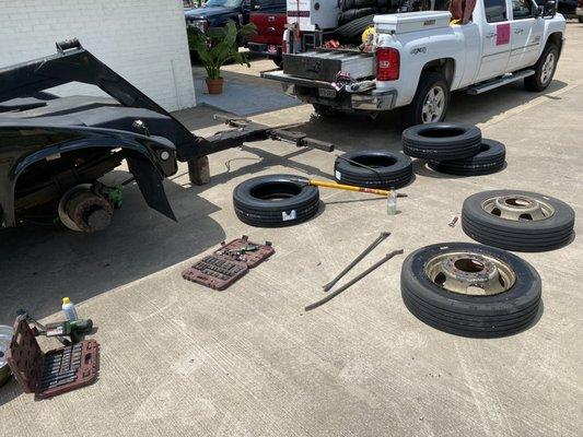 Replacing tires on 19.5in rims