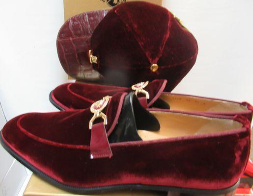 Shoes and Cap by Mauri.