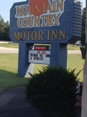 Mountain Country Motor Inn