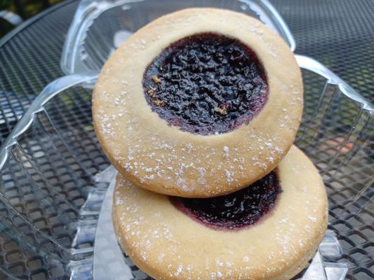 Love these fruit-filled cookies !