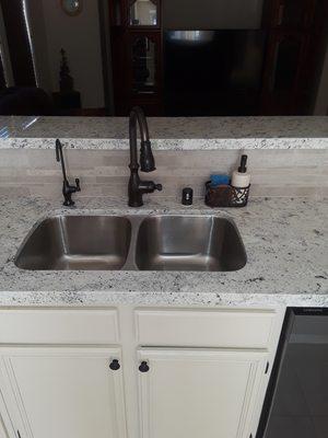 Reverse osmosis faucet to match existing faucet color