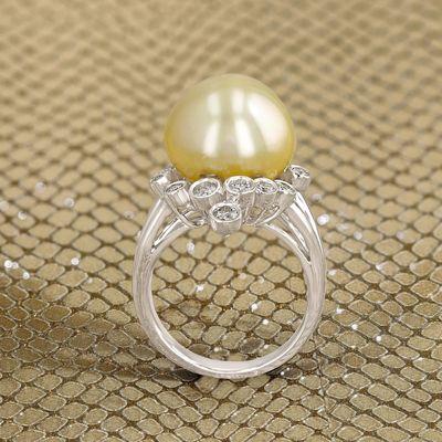 18K White Gold Pearl and Diamond Ring