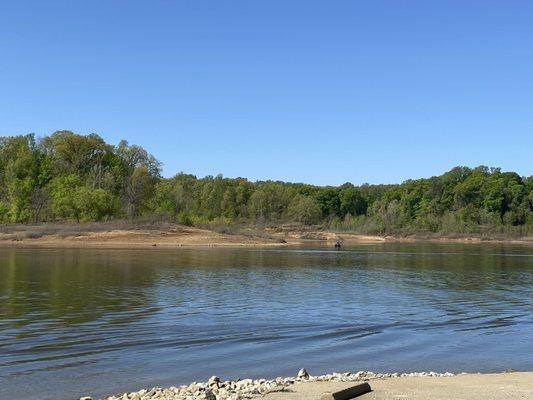 Another view of the lake.