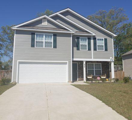 Beautiful  4 bed 2.5 baths located in Hopkins