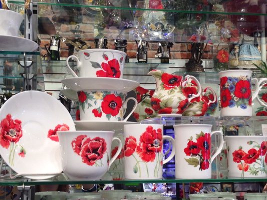 Cups with saucers, fine bone china