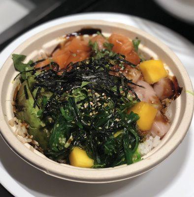 Half brown rice / Half sushi rice Poke bowl