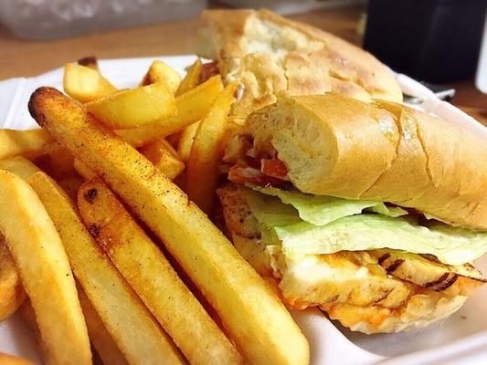 Buffalo chicken poboy