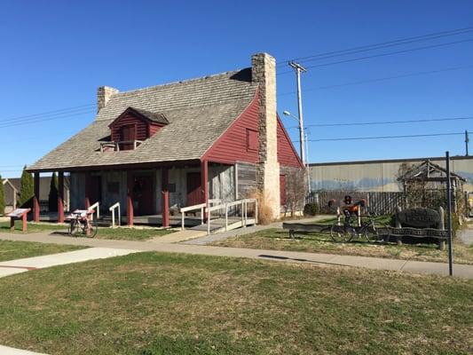 2016-01-01 13.07.39; Red House Interpretive Center - Downtown, Cape Girardeau MO