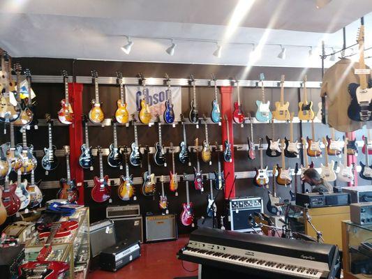 Inside the store RAWKS!!! Every imaginable vintage guitar amps keyboards there could possibly be!!!