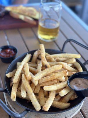 Fresh and HOT fries. If I'm eating the calories, I want them hot! TY!