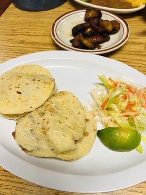 Chicken gorditas w/side of plantain