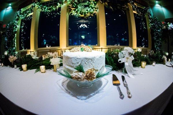 The skyline offers a perfect backdrop for your cake ceremony as well!