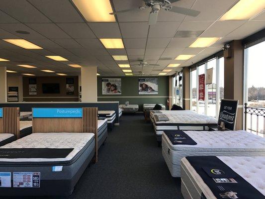 American Mattress - 1920 N Richmond Rd, Rt 31, McHenry, IL - Inside View