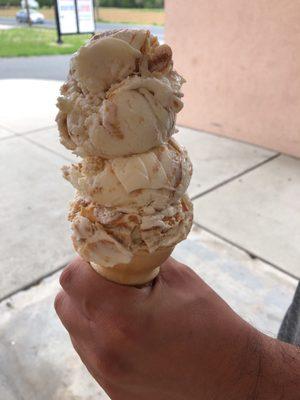 Medium ice cream cone