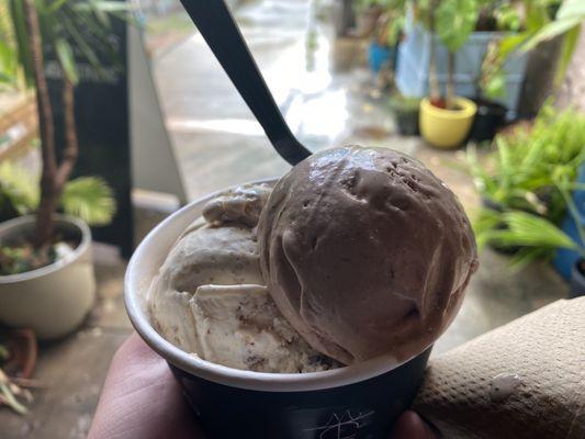 Black garlic and chocolate over some complicated cookie flavor