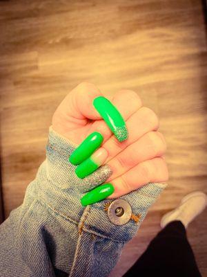 St Patties nails by owner Tri!