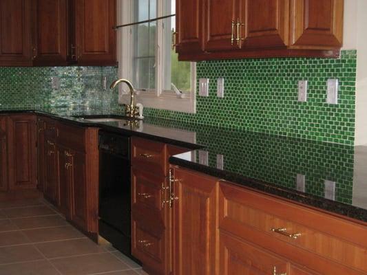 Beautiful Glass Tile Backsplash using Avons Series Tiles