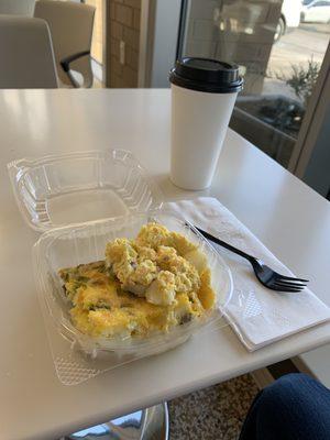 Casserole "hash brown" and coffee.