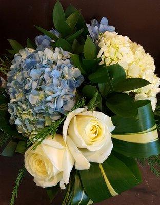 Blue and white wedding center piece.