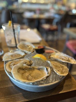 $1 oysters on Sunday funday! Fresh and large