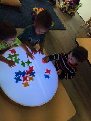 1 yr old discovering shapes and colors