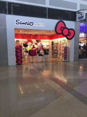 Tiny hello kitty store