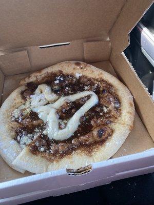 Cinnamon dessert pizza