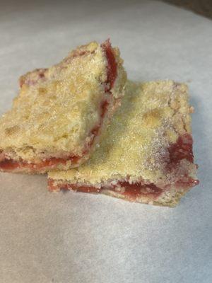 Raspberry butter crumb bar cookie