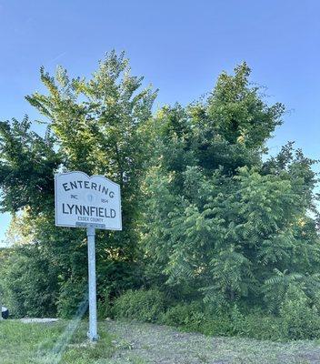 Entering Lynnfield, Essex County from Wakefield.