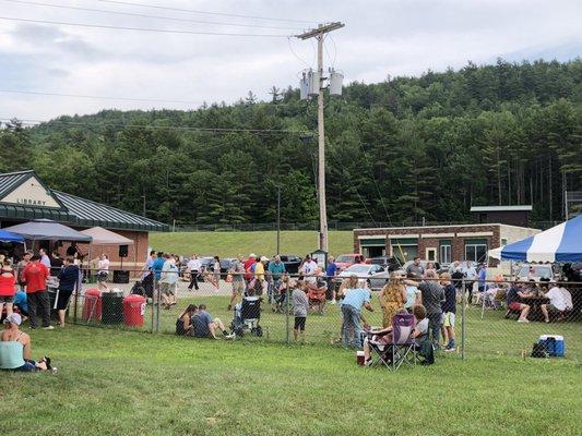 Library on left: Willie Playnore Band!