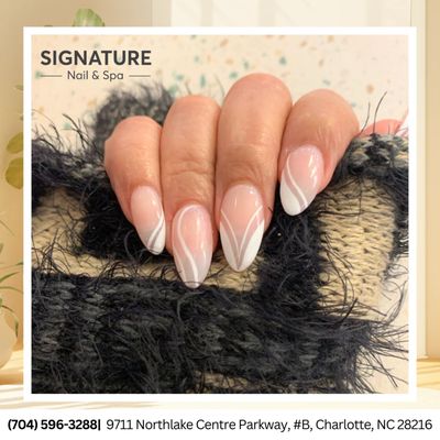 Embrace simplicity with our elegant, single-tone nails 
    !