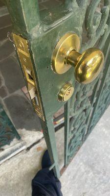 Gate mortise lockset