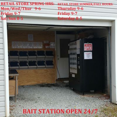 Live Bait Station with vending system