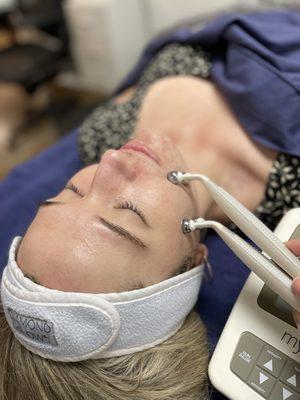 Micro-current treatment for skin tightening & firming