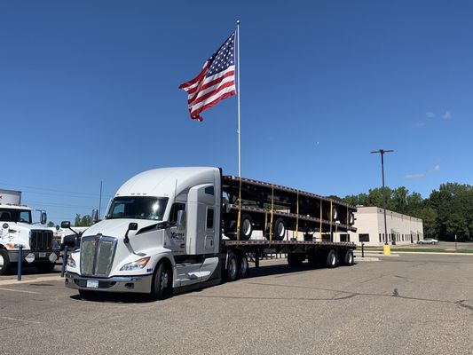 Xpress Trucking delivers some new Fontaine Flatbeds.