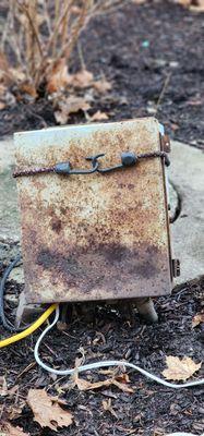 30+ year old eyesore electrical box