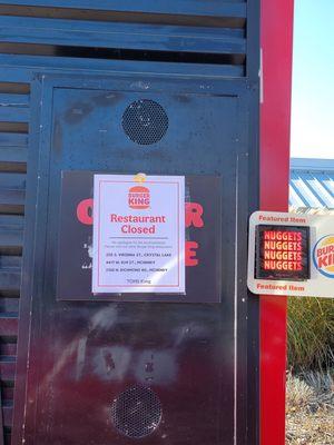 Restaurant closed sign.