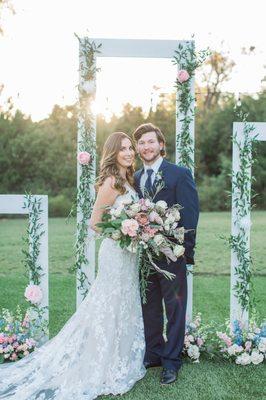 Kayla Sellers Photography
 Woods Floral
 Attire:  Georgios 
 Design:  Watson Weddings
 Bliss Photoshoot