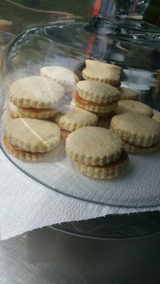 Alfajores de dulce de leche;  homemade cookie sandwich filled with homemade caramel