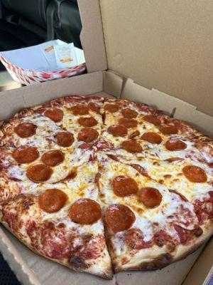 Large Pepperoni Pizza