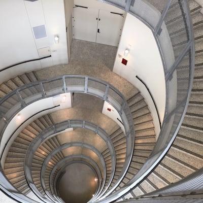 Downward spiral staircase