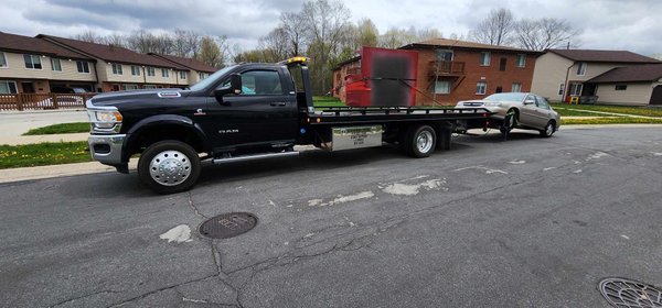 Flatbed towing Glendale mequon Milwaukee 414-801-4500