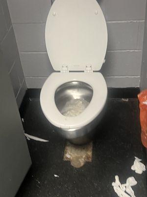 Disgusting women's bathroom. Disappointing as the rink is nicely done. This was quite the surprise just now.