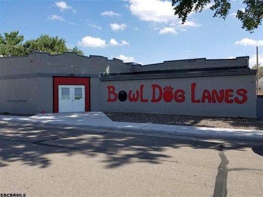 Bowl Dog Lanes