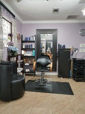 Cute, intimate salon. :)