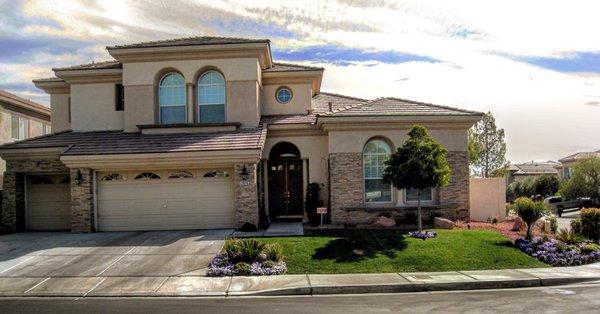 Las Vegas, Nevada property lease for $6k a month. It offers 5 bedrooms 5 bathrooms with pool and spa plus gym with 4500 sq. f...