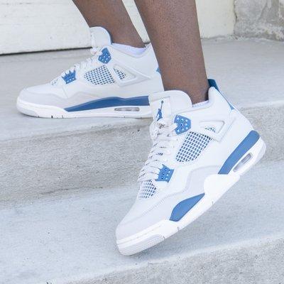 May the 4rce be with you with the Air Jordan 4 Retro "Industrial Blue / Military Blue" sneakers that arrived at Puffer Reds