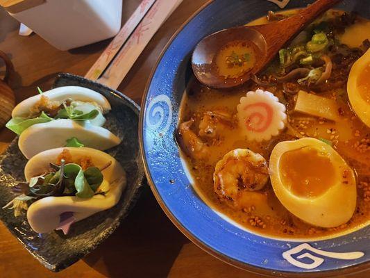 Spicy Shrimp Ramen, Kami Bun (Crab)