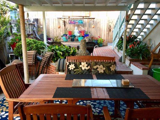 Outdoor dinning/patio/living room