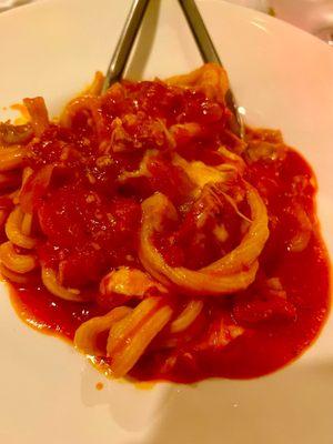 Fresh pasta with tomato